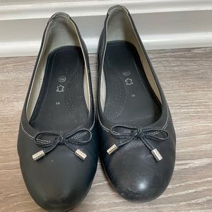 Geox leather shoes, super comfortable size 39 European/8.5 US